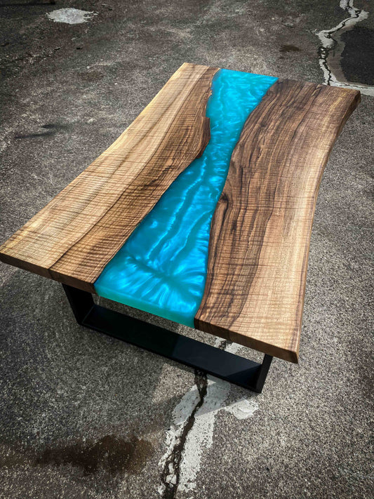 Die Kunst der Holztisch-Pflege - Ihr Tisch, Ihr Stolz